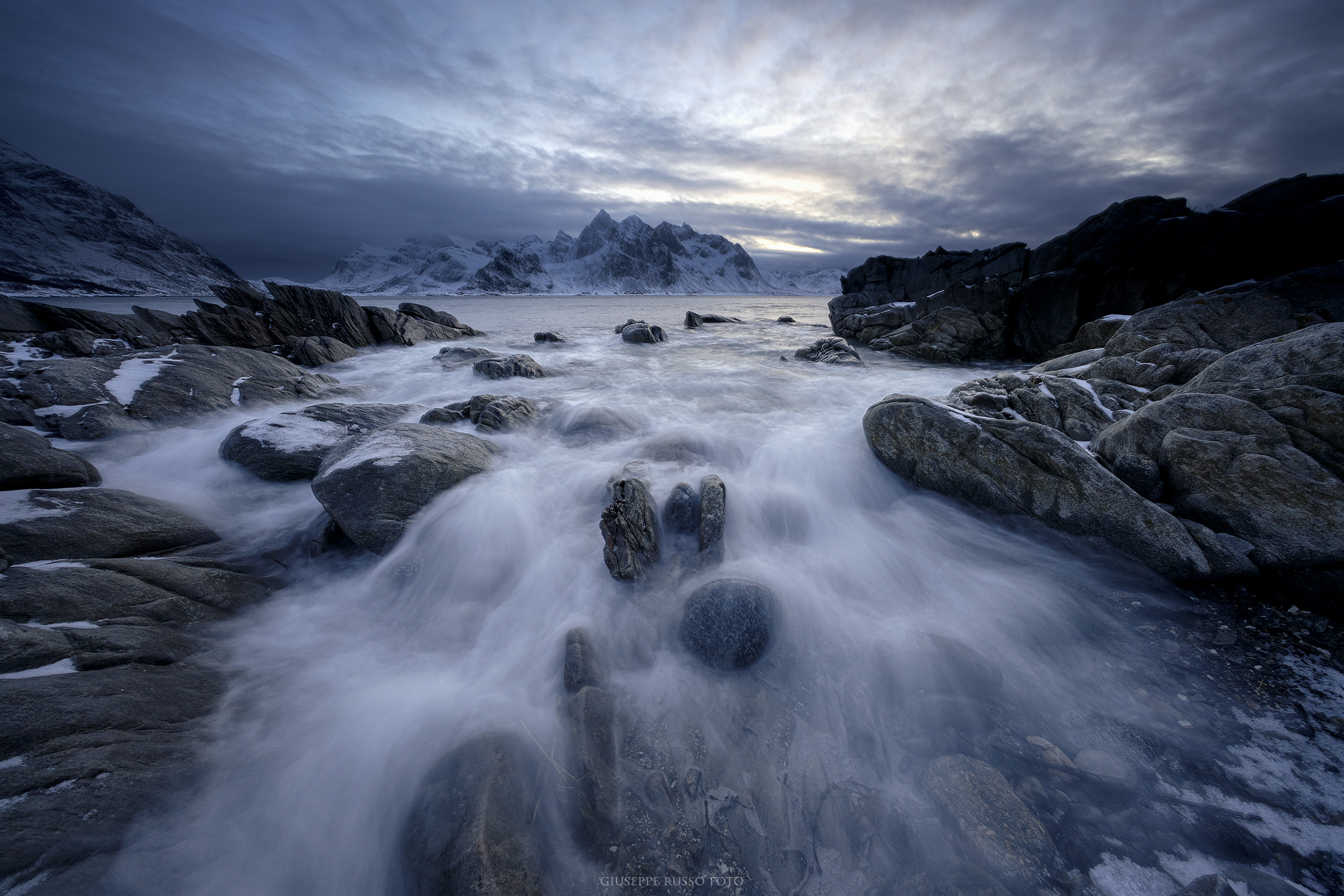 Mare e rocce a Uttakleiv